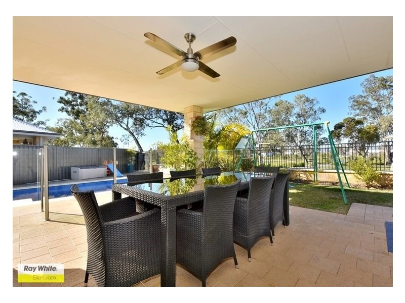 23 Viridian Boulevard, Aveley WA 6069