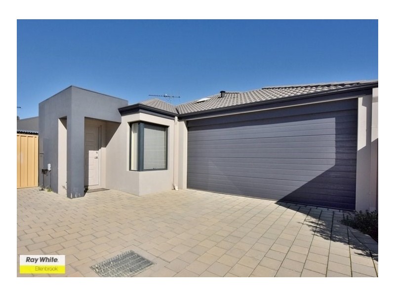 8b Paris Gardens, Hocking WA 6065