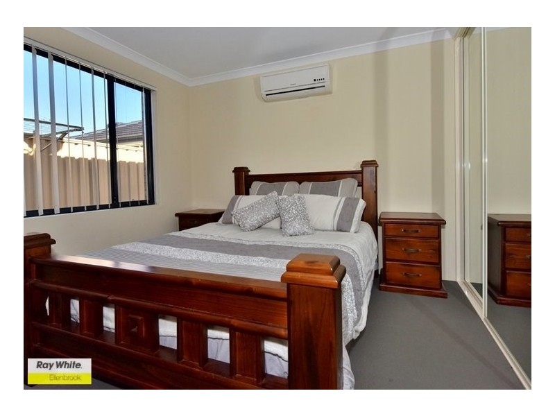 8b Paris Gardens, Hocking WA 6065