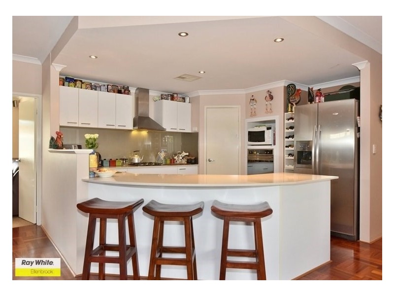 15 Gleeson Entrance, Aveley WA 6069