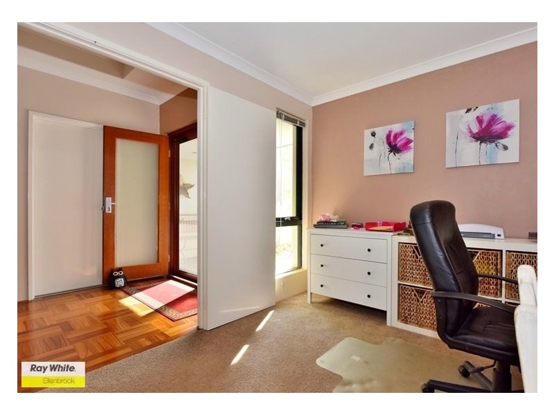 15 Gleeson Entrance, Aveley WA 6069