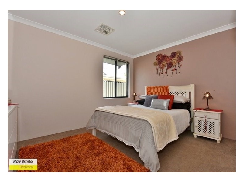 15 Gleeson Entrance, Aveley WA 6069