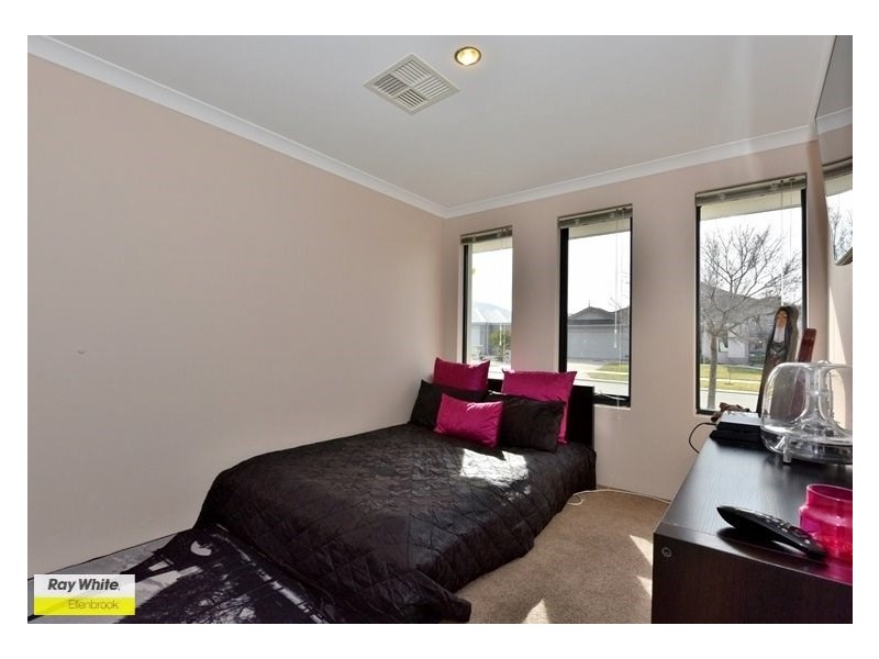 15 Gleeson Entrance, Aveley WA 6069