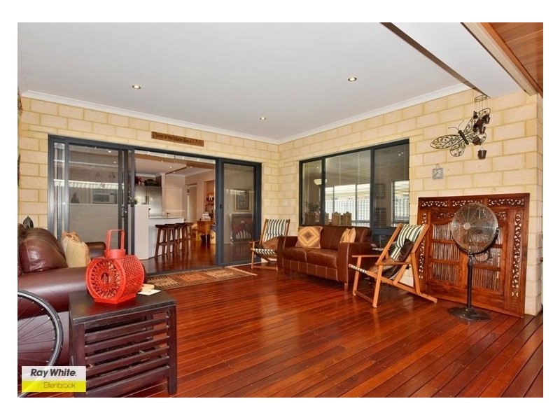 15 Gleeson Entrance, Aveley WA 6069