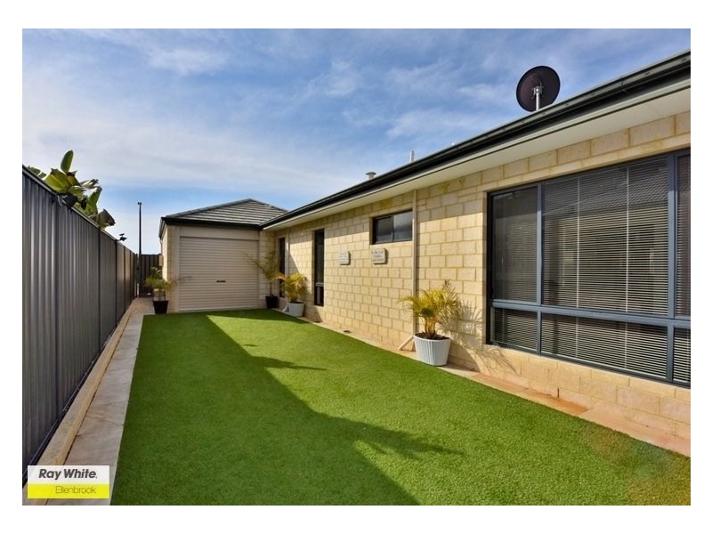 15 Gleeson Entrance, Aveley WA 6069