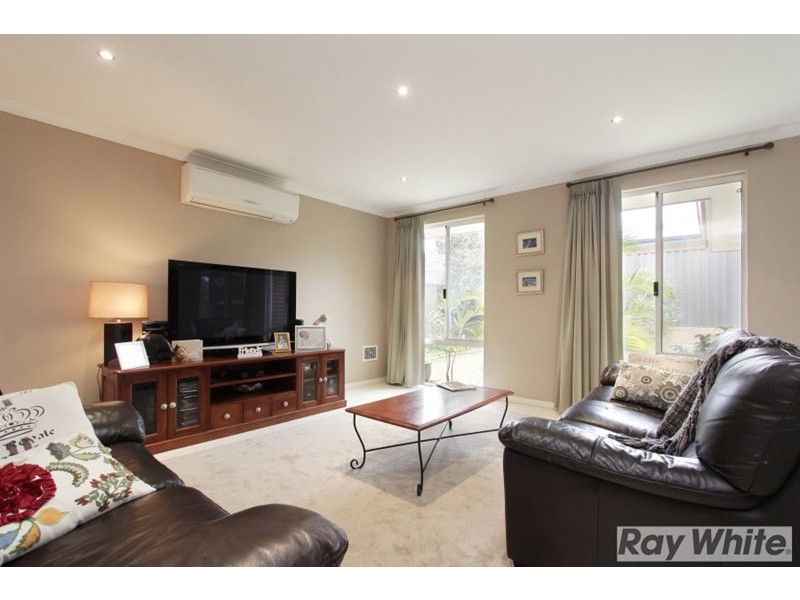 19 Gleeson Entrance, Aveley WA 6069