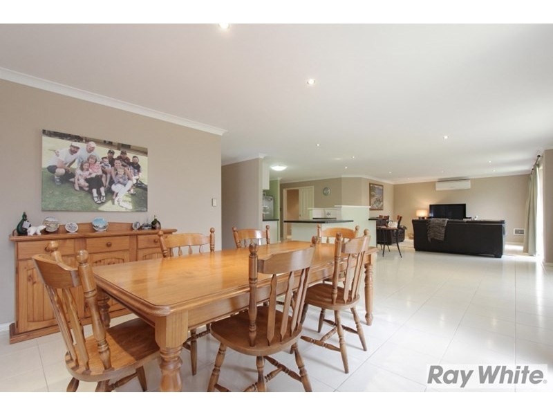 19 Gleeson Entrance, Aveley WA 6069