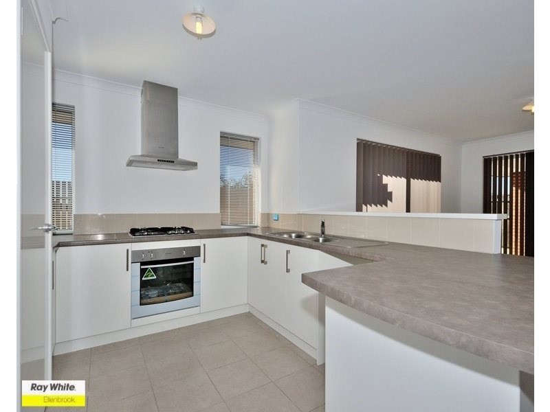 6/11 Hodnet Bend, The Vines WA 6069