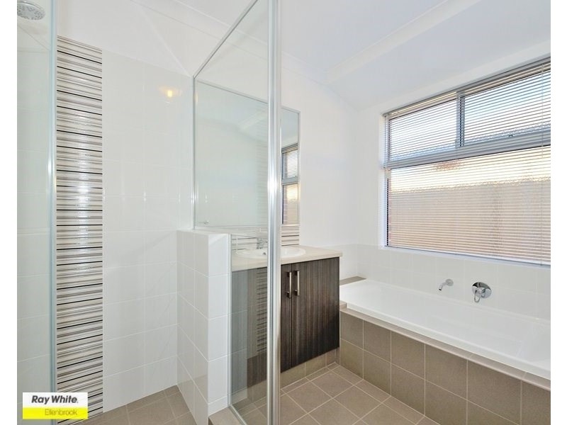 6/11 Hodnet Bend, The Vines WA 6069