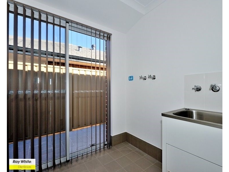 6/11 Hodnet Bend, The Vines WA 6069