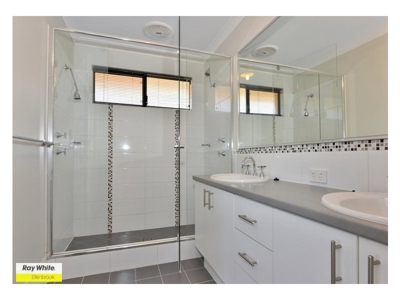 4 Gulf Cove, Ellenbrook WA 6069
