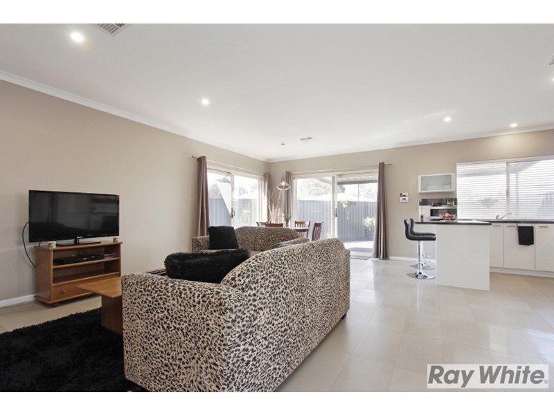 16 Beaumonde Grange, Aveley WA 6069