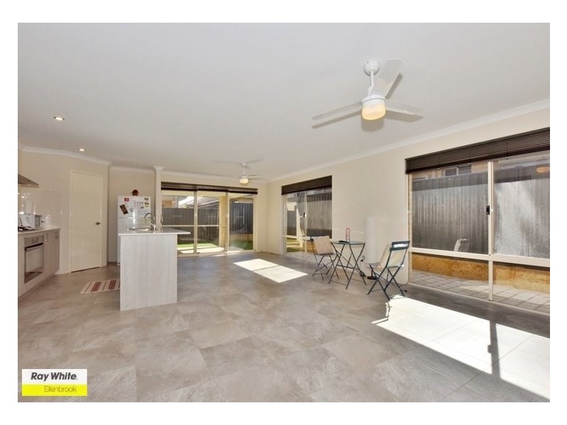 4 Aldine Ridge, Aveley WA 6069