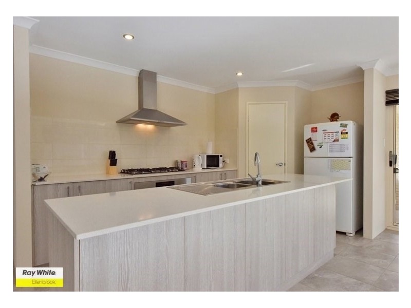 4 Aldine Ridge, Aveley WA 6069