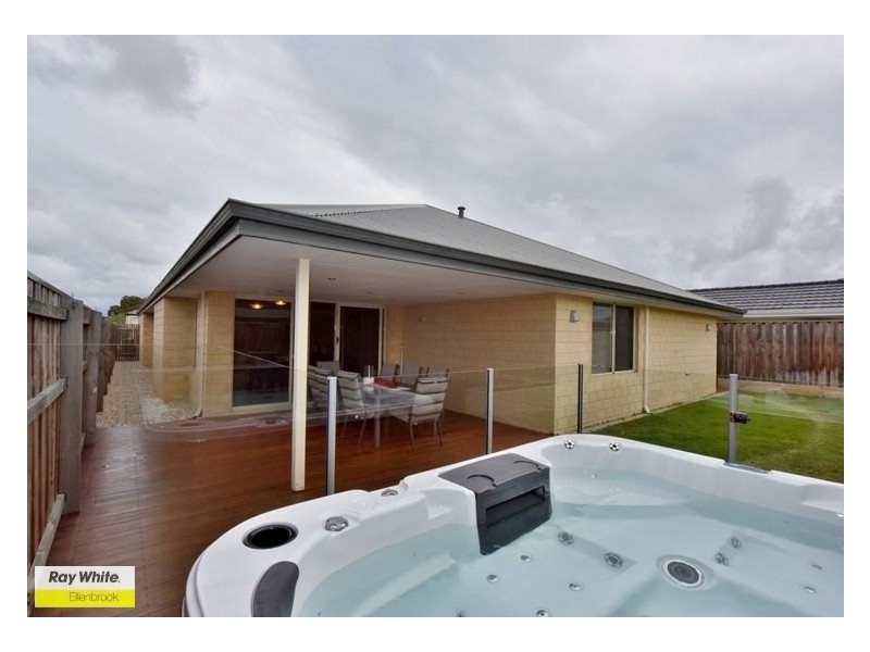 12 Pierre Bend, Ellenbrook WA 6069