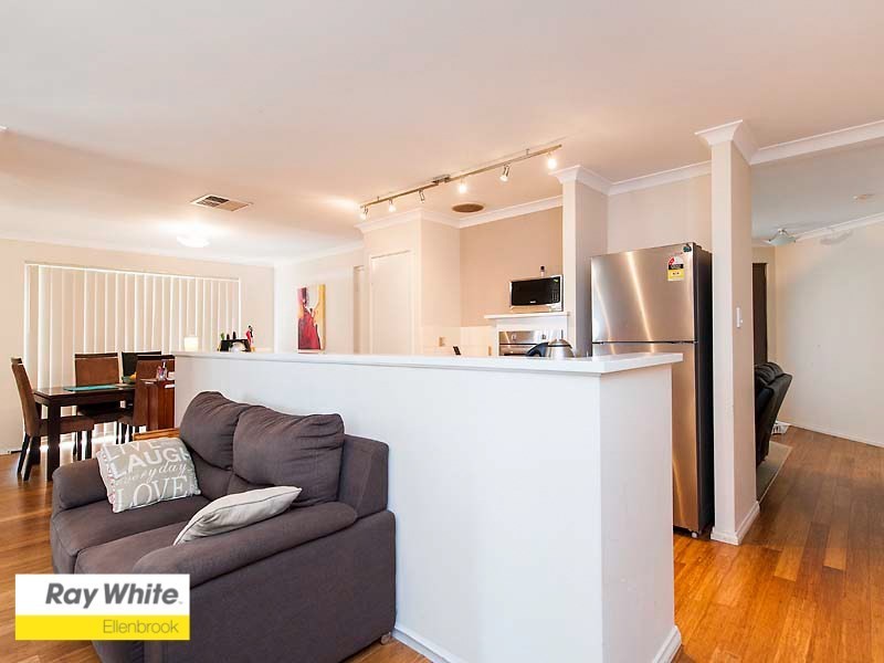 9 Birchmore Gardens, Ellenbrook WA 6069