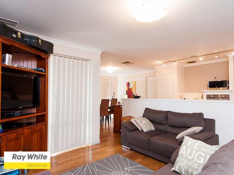 9 Birchmore Gardens, Ellenbrook WA 6069