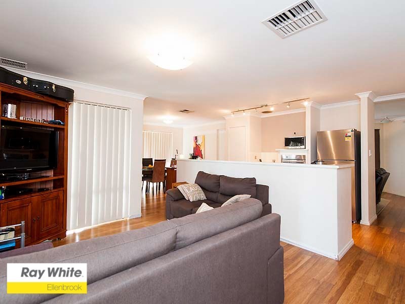 9 Birchmore Gardens, Ellenbrook WA 6069