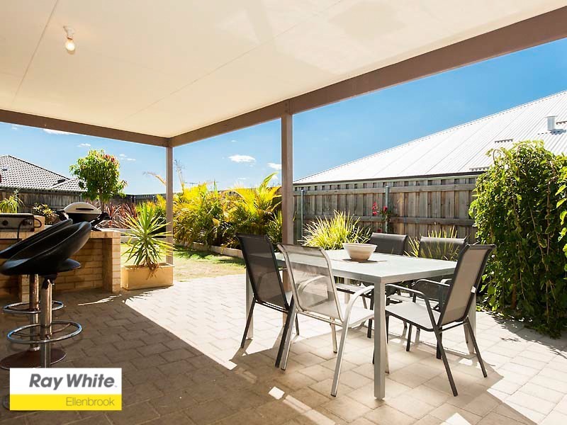 9 Birchmore Gardens, Ellenbrook WA 6069