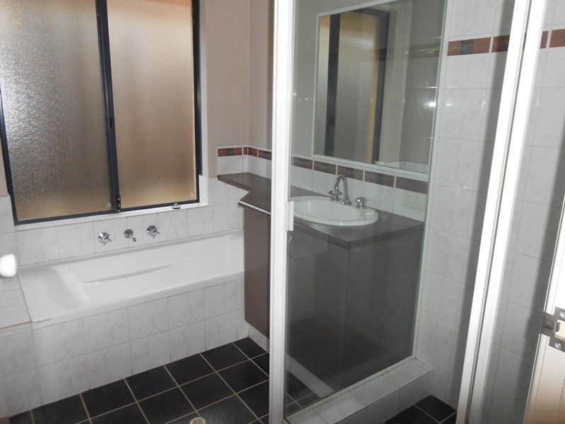 100 Westgrove Drive, Ellenbrook WA 6069