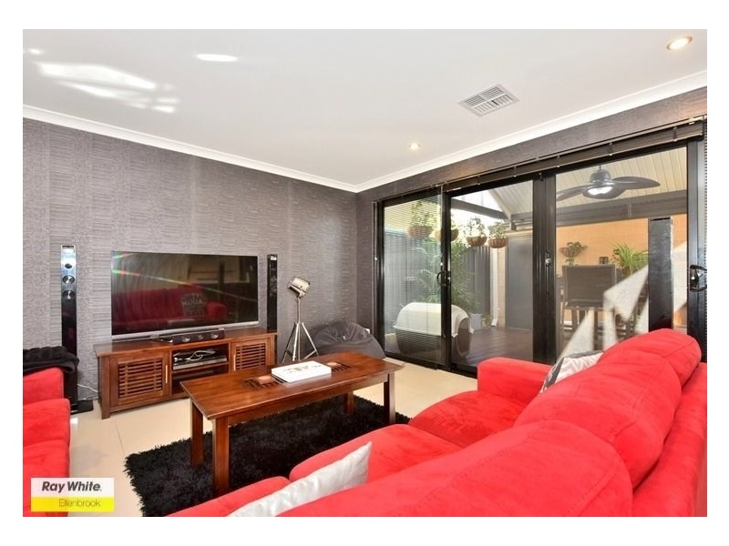 31 Cochrane Loop, Aveley WA 6069