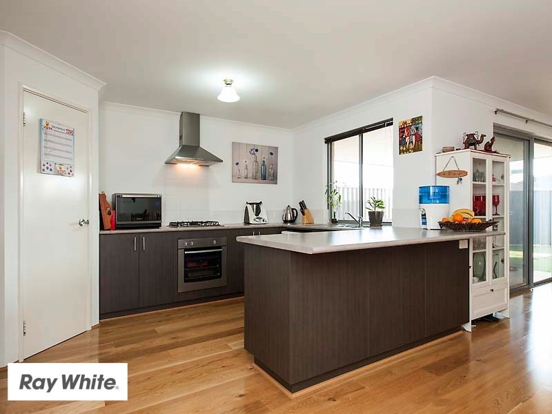 17 Cochrane Loop, Aveley WA 6069