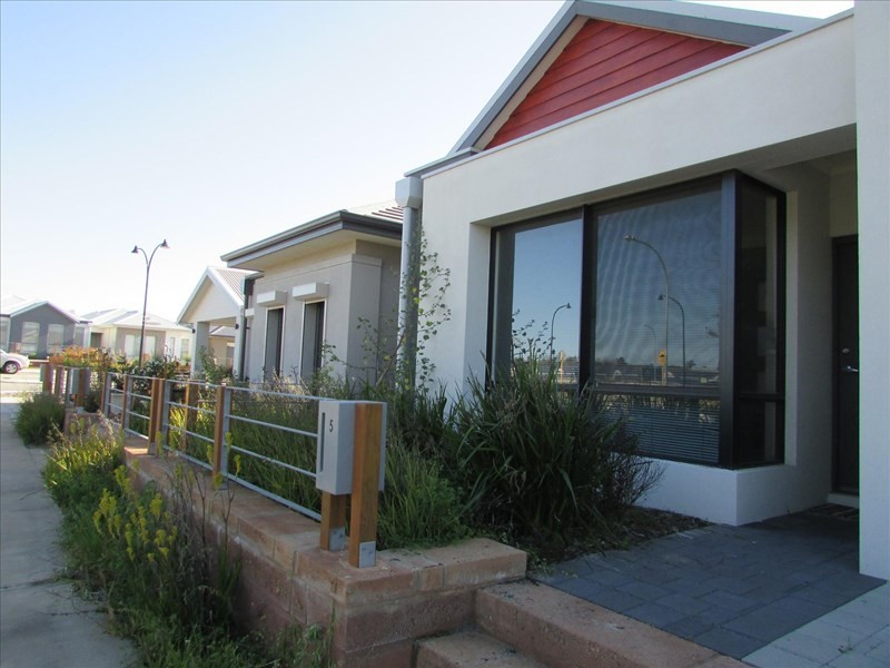 5 Stanbury Crescent, Ellenbrook WA 6069
