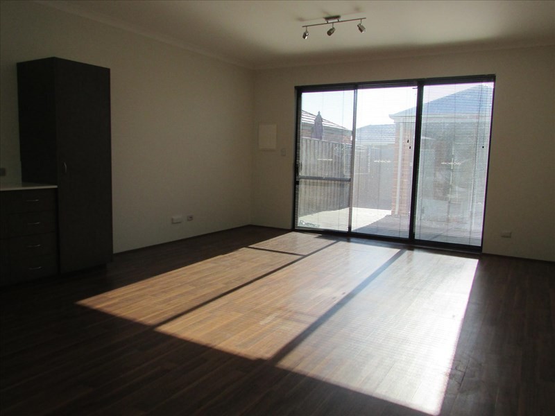 5 Stanbury Crescent, Ellenbrook WA 6069