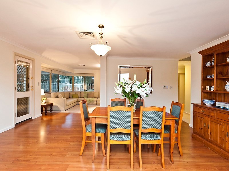 7 Pinot Terrace, The Vines WA 6069