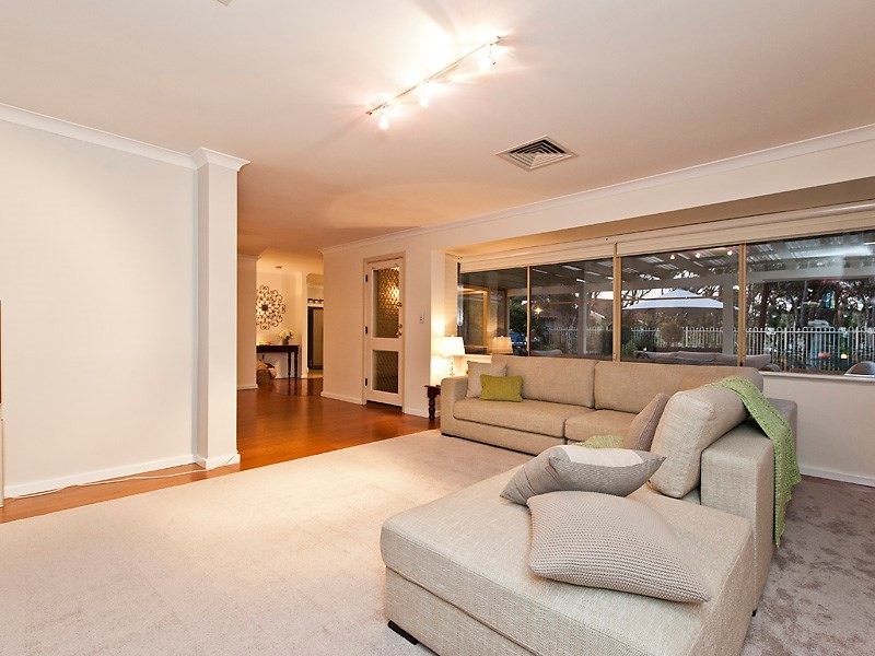 7 Pinot Terrace, The Vines WA 6069