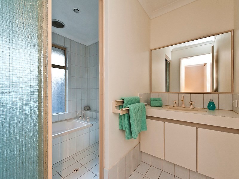 7 Pinot Terrace, The Vines WA 6069