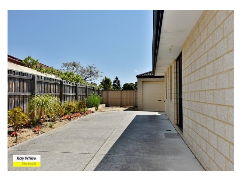 3 Horseshoe Circuit, Henley Brook WA 6055