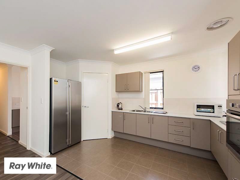 7 Newland Road, Ellenbrook WA 6069