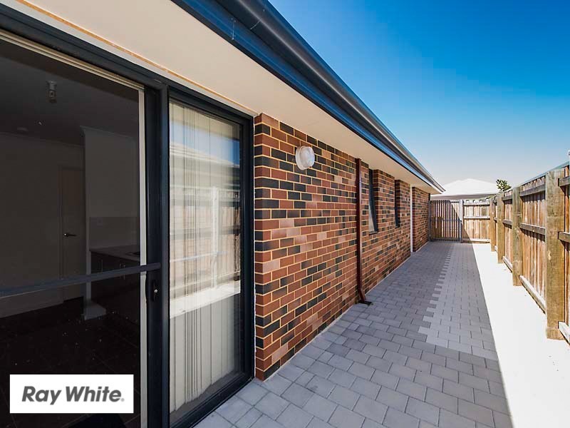 7 Newland Road, Ellenbrook WA 6069