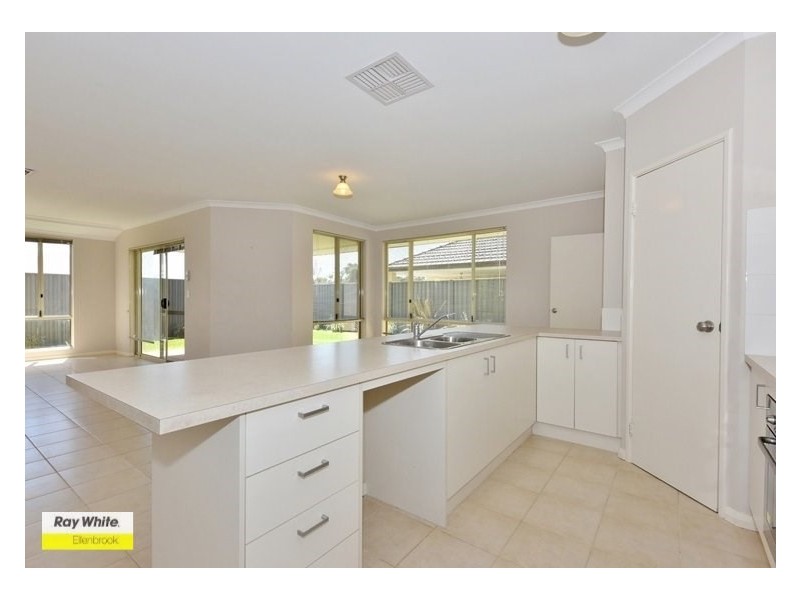 3 Yarwood Nook, Aveley WA 6069