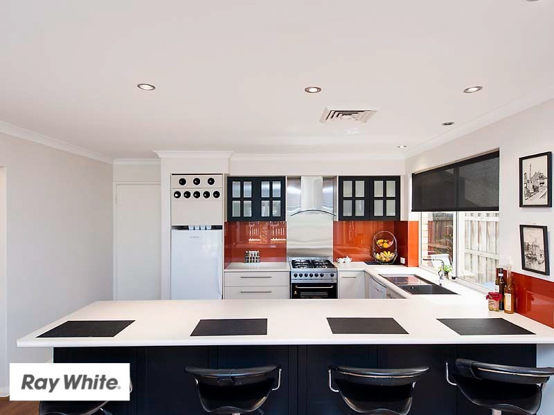 37 Lakefront Drive, The Vines WA 6069
