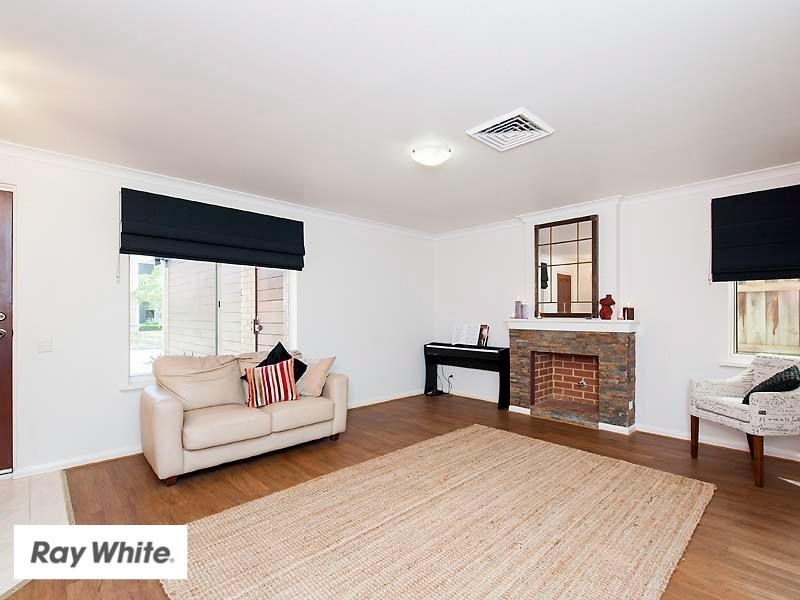 37 Lakefront Drive, The Vines WA 6069