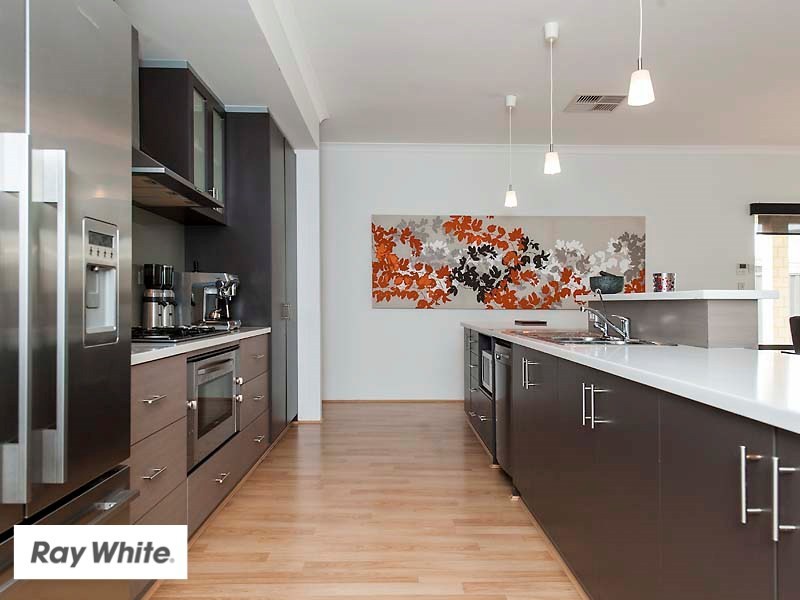 18 Ollave Circuit, Aveley WA 6069