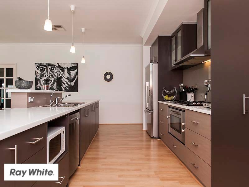 18 Ollave Circuit, Aveley WA 6069