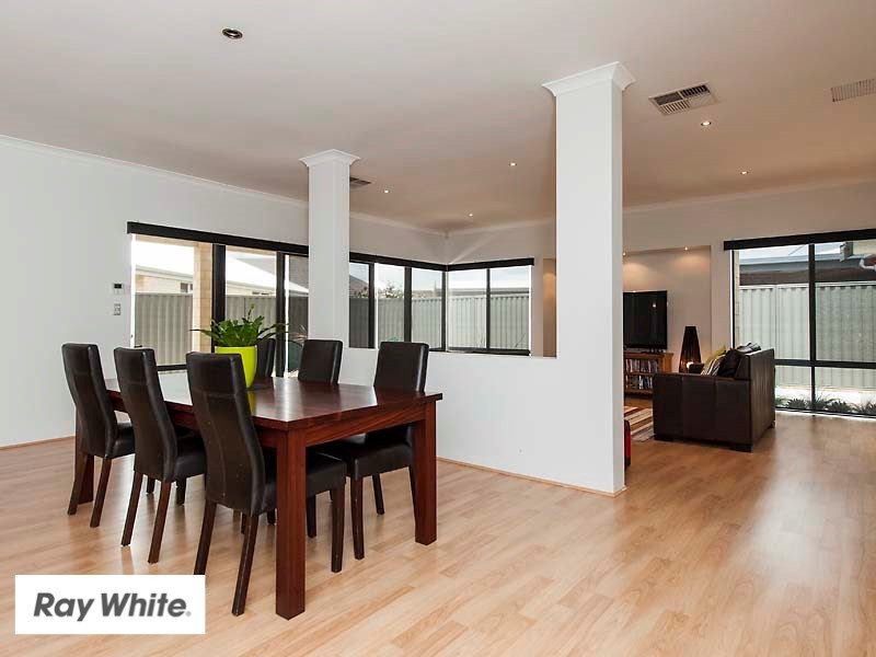 18 Ollave Circuit, Aveley WA 6069