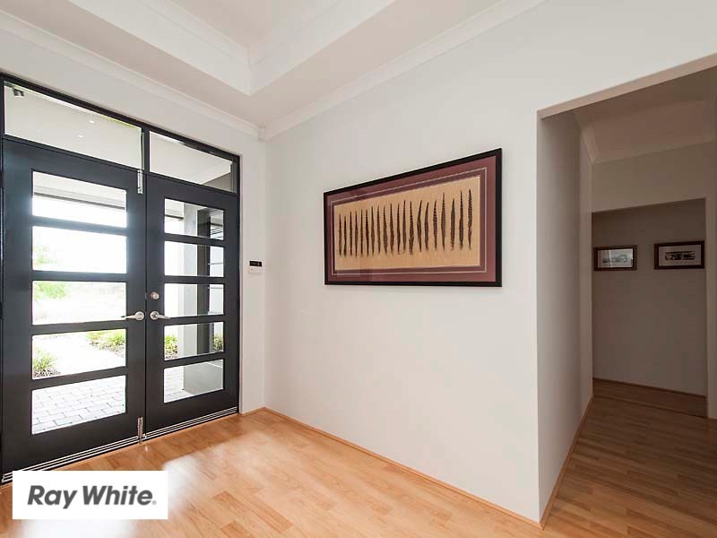 18 Ollave Circuit, Aveley WA 6069