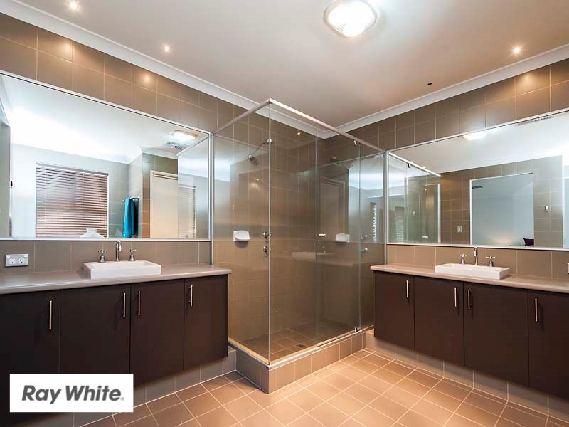 18 Ollave Circuit, Aveley WA 6069