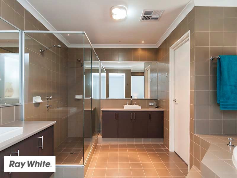 18 Ollave Circuit, Aveley WA 6069