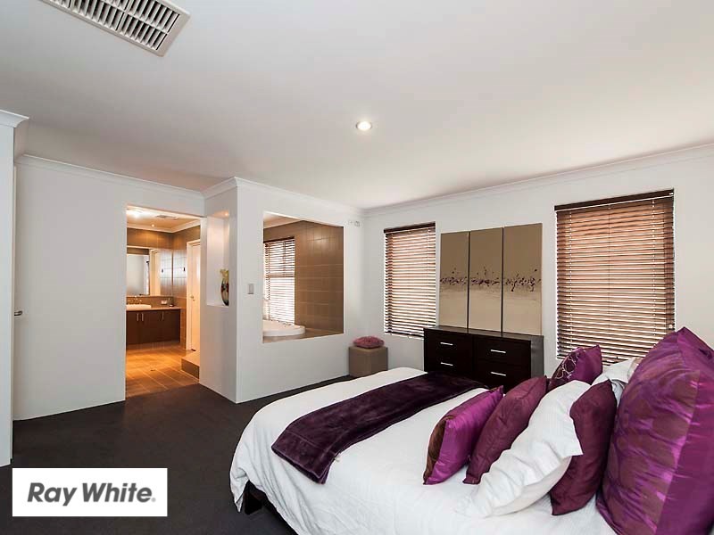 18 Ollave Circuit, Aveley WA 6069