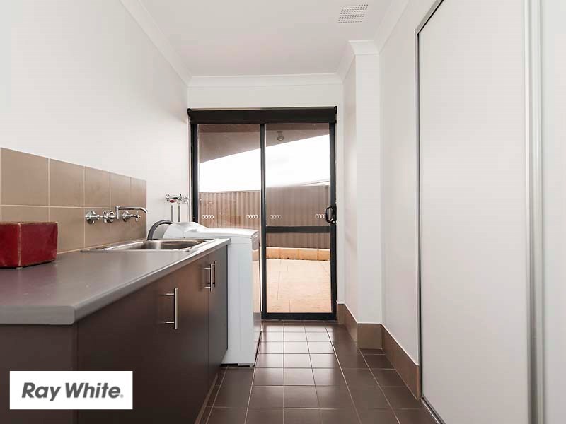 18 Ollave Circuit, Aveley WA 6069