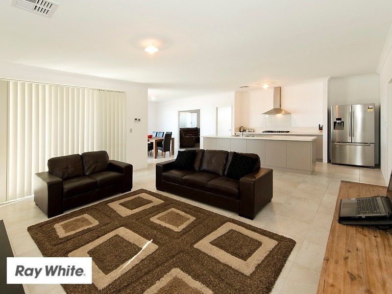 31 Tully Parade, Ellenbrook WA 6069