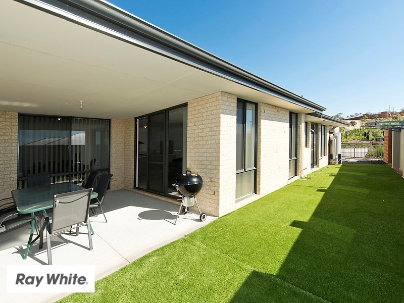 31 Tully Parade, Ellenbrook WA 6069