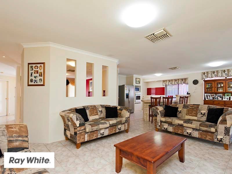 11 Kalyeeda Terrace, Ellenbrook WA 6069