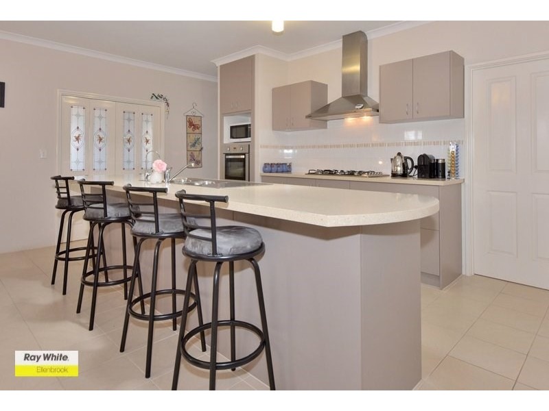 6 Packwood Link, The Vines WA 6069