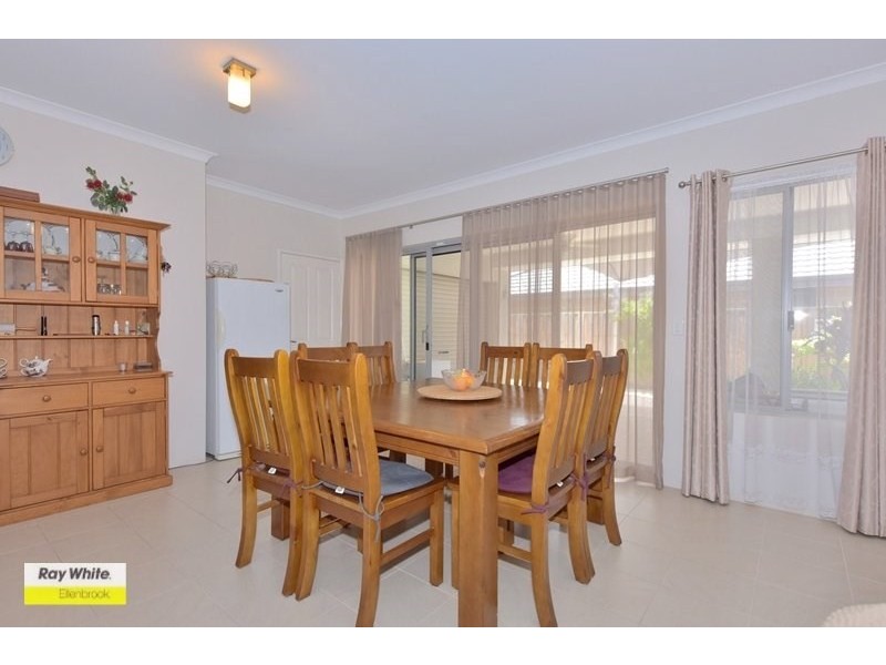 6 Packwood Link, The Vines WA 6069